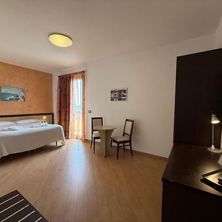 Albergo Perseo Portopalo Di Capo Passero المظهر الخارجي الصورة